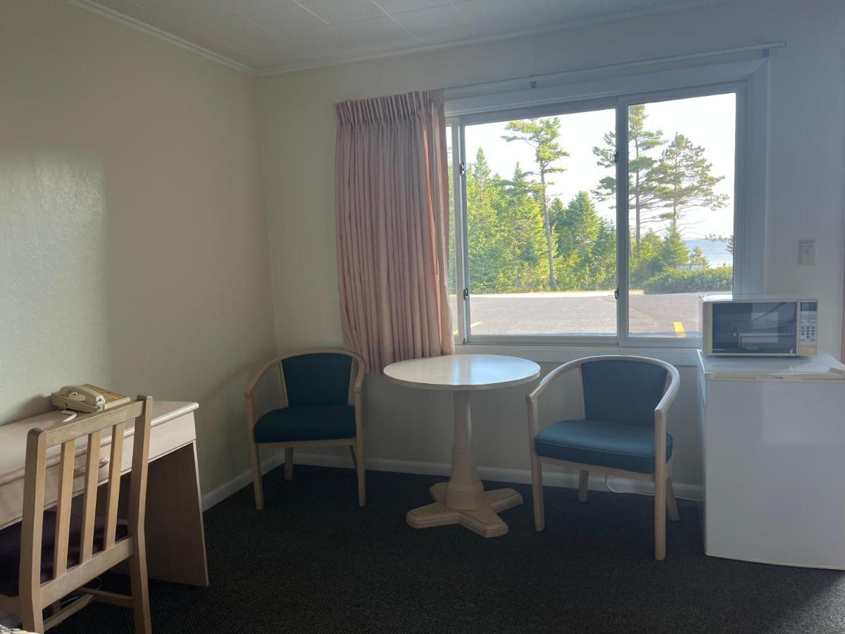 Gray Wolf Lodge 马尼斯蒂克 外观 照片